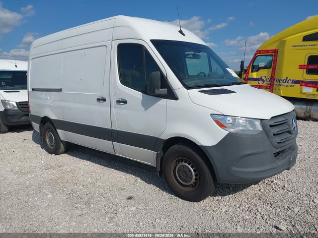 45921676 :رقم المزاد ، W1Y4EBHY5NT106860 vin ، 2022 Mercedes-benz Sprinter 2500 Standard Roof V6 مزاد بيع
