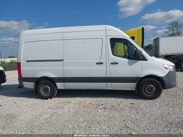 45921676 :رقم المزاد ، W1Y4EBHY5NT106860 vin ، 2022 Mercedes-benz Sprinter 2500 Standard Roof V6 مزاد بيع