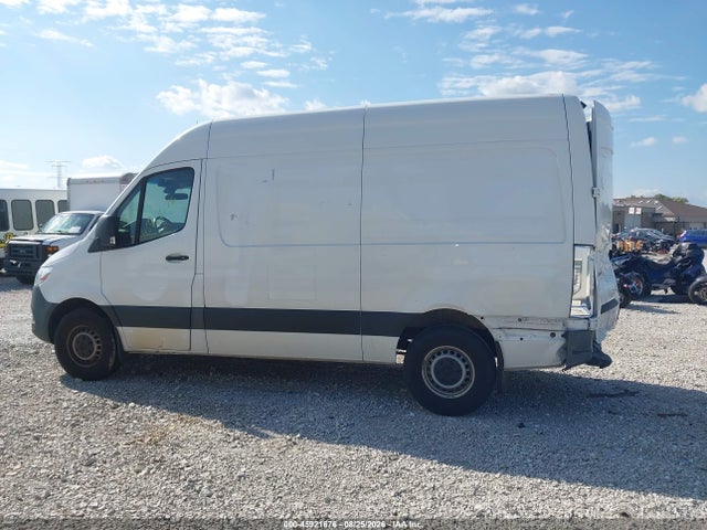 45921676 :رقم المزاد ، W1Y4EBHY5NT106860 vin ، 2022 Mercedes-benz Sprinter 2500 Standard Roof V6 مزاد بيع