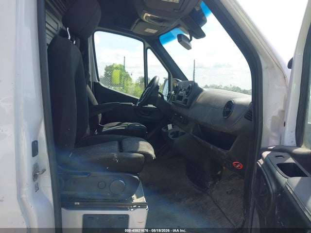 45921676 :رقم المزاد ، W1Y4EBHY5NT106860 vin ، 2022 Mercedes-benz Sprinter 2500 Standard Roof V6 مزاد بيع