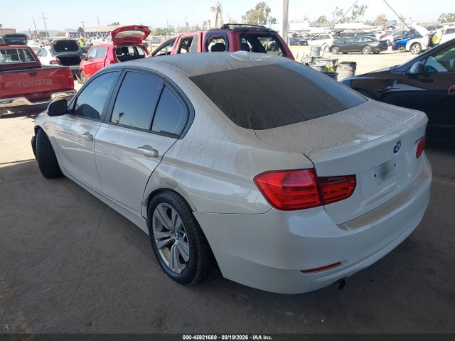 2014 Bmw 320i მანქანა იყიდება აუქციონზე, vin: WBA3B1C50EK133502, აუქციონის ნომერი: 45921680