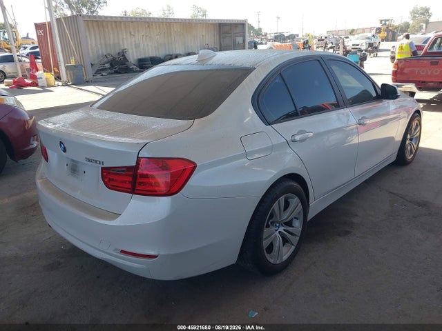2014 Bmw 320i მანქანა იყიდება აუქციონზე, vin: WBA3B1C50EK133502, აუქციონის ნომერი: 45921680