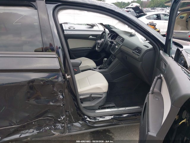 2021 Volkswagen Tiguan მანქანა იყიდება აუქციონზე, vin: 3VV2B7AX6MM093473, აუქციონის ნომერი: 45921683