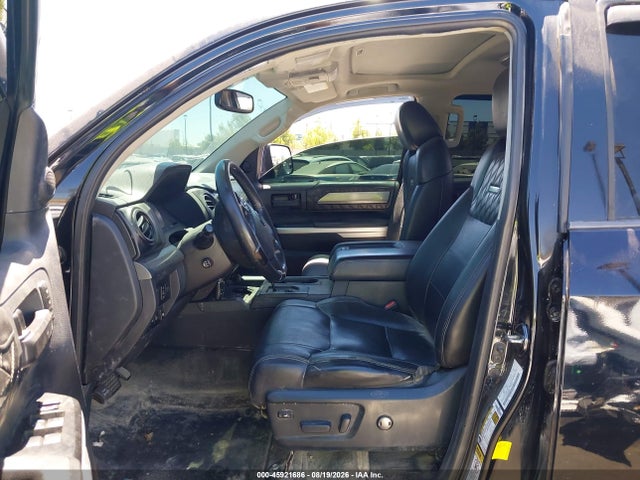 45921686 :رقم المزاد ، 5TFAY5F12GX555902 vin ، 2016 Toyota Tundra Platinum 5.7l V8 مزاد بيع
