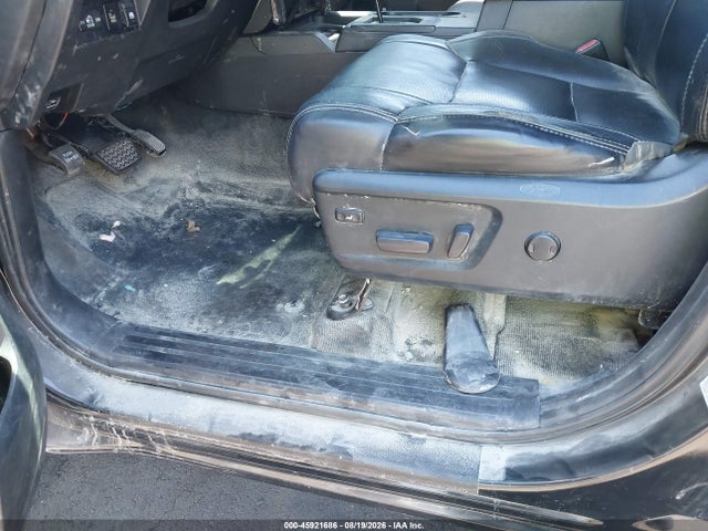 45921686 :رقم المزاد ، 5TFAY5F12GX555902 vin ، 2016 Toyota Tundra Platinum 5.7l V8 مزاد بيع