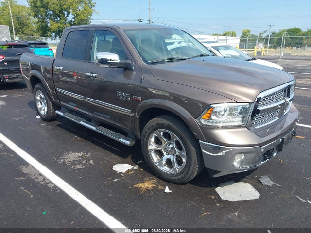 45921696 :رقم المزاد ، 1C6RR7NT2JS162282 vin ، 2018 Ram 1500 Laramie  4x4 5'7 Box مزاد بيع