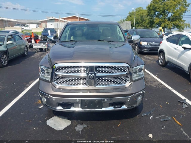 45921696 :رقم المزاد ، 1C6RR7NT2JS162282 vin ، 2018 Ram 1500 Laramie  4x4 5'7 Box مزاد بيع