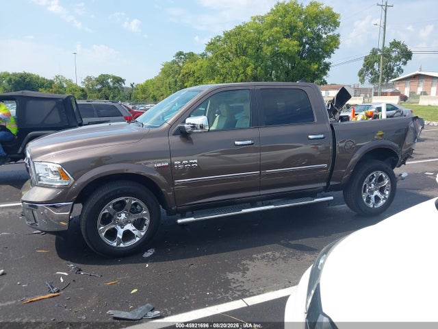 45921696 :رقم المزاد ، 1C6RR7NT2JS162282 vin ، 2018 Ram 1500 Laramie  4x4 5'7 Box مزاد بيع