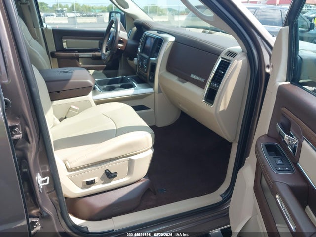 45921696 :رقم المزاد ، 1C6RR7NT2JS162282 vin ، 2018 Ram 1500 Laramie  4x4 5'7 Box مزاد بيع