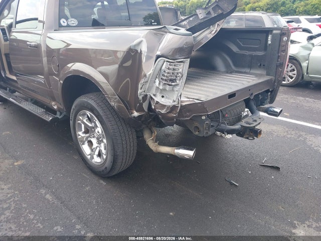 45921696 :رقم المزاد ، 1C6RR7NT2JS162282 vin ، 2018 Ram 1500 Laramie  4x4 5'7 Box مزاد بيع