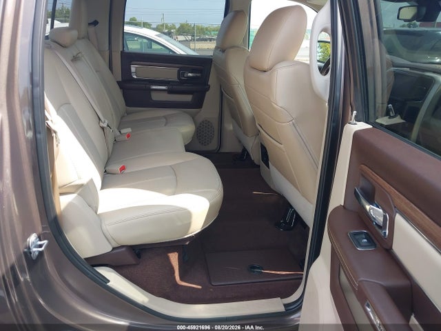 45921696 :رقم المزاد ، 1C6RR7NT2JS162282 vin ، 2018 Ram 1500 Laramie  4x4 5'7 Box مزاد بيع