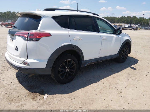45921879 :رقم المزاد ، 2T3RFREV6JW732063 vin ، 2018 Toyota Rav4 Adventure مزاد بيع