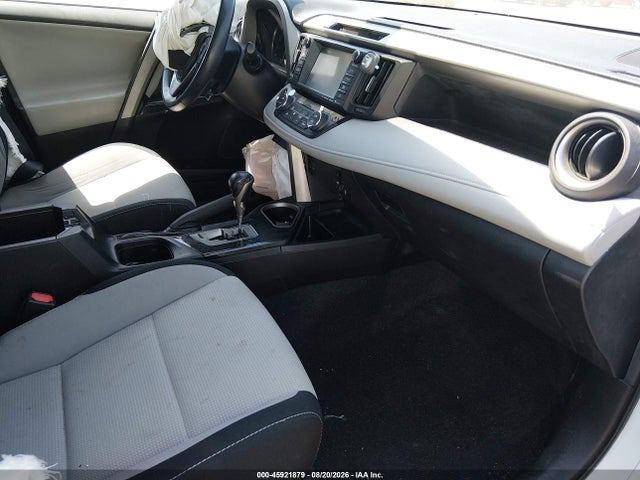 45921879 :رقم المزاد ، 2T3RFREV6JW732063 vin ، 2018 Toyota Rav4 Adventure مزاد بيع