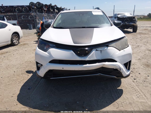 45921879 :رقم المزاد ، 2T3RFREV6JW732063 vin ، 2018 Toyota Rav4 Adventure مزاد بيع