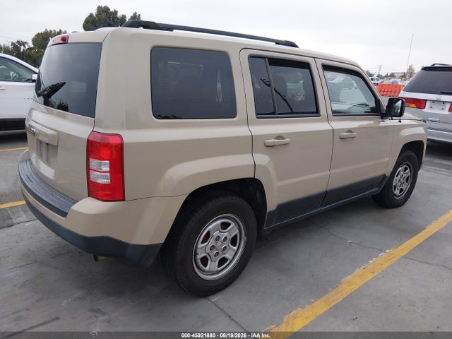 1C4NJPBA6GD774659 Jeep Patriot Sport