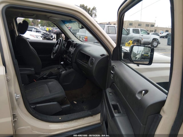 1C4NJPBA6GD774659 Jeep Patriot Sport