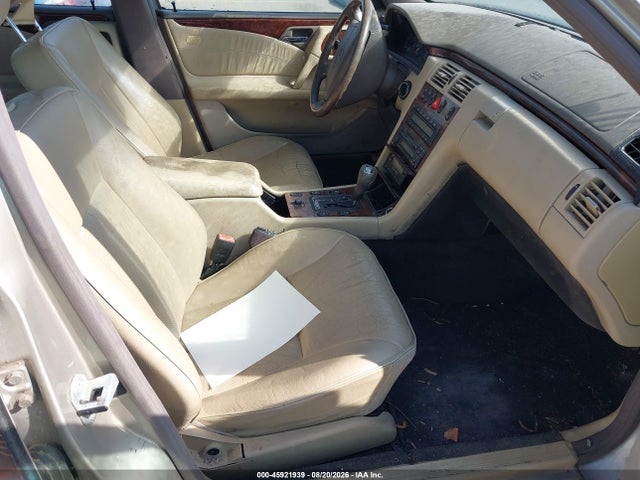 1997 Mercedes-benz E 320 მანქანა იყიდება აუქციონზე, vin: WDBJF55F4VA422415, აუქციონის ნომერი: 45921939
