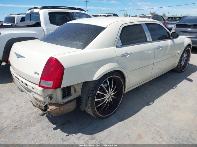 45921998 :رقم المزاد ، 2C3JA43R75H627448 vin ، 2005 Chrysler 300 مزاد بيع