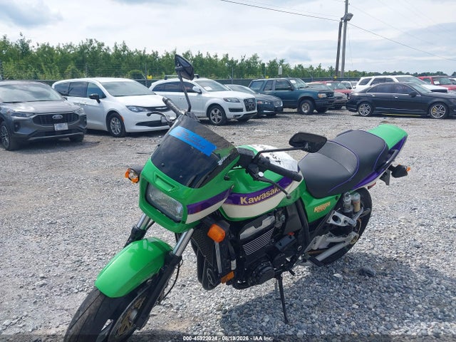 45922024 :رقم المزاد ، JKAZRBC18YA034071 vin ، 2000 Kawasaki Zr1100 C مزاد بيع