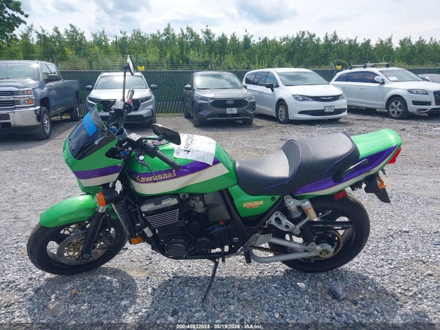 45922024 :رقم المزاد ، JKAZRBC18YA034071 vin ، 2000 Kawasaki Zr1100 C مزاد بيع