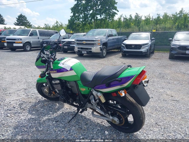45922024 :رقم المزاد ، JKAZRBC18YA034071 vin ، 2000 Kawasaki Zr1100 C مزاد بيع