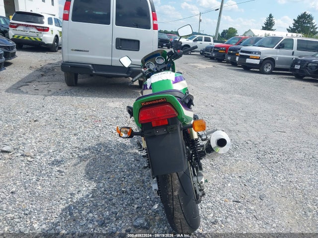 45922024 :رقم المزاد ، JKAZRBC18YA034071 vin ، 2000 Kawasaki Zr1100 C مزاد بيع