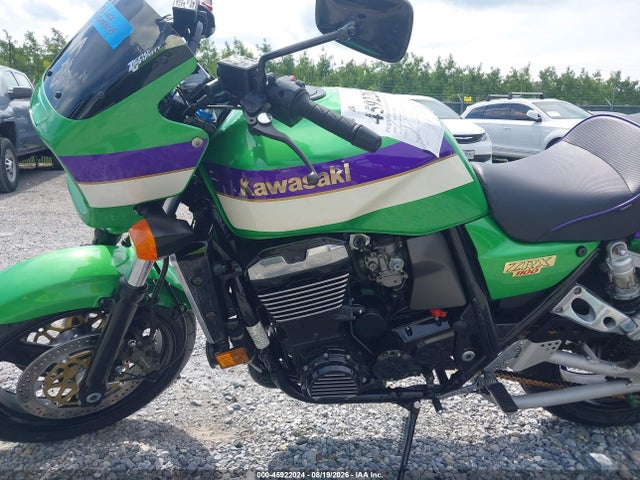 45922024 :رقم المزاد ، JKAZRBC18YA034071 vin ، 2000 Kawasaki Zr1100 C مزاد بيع