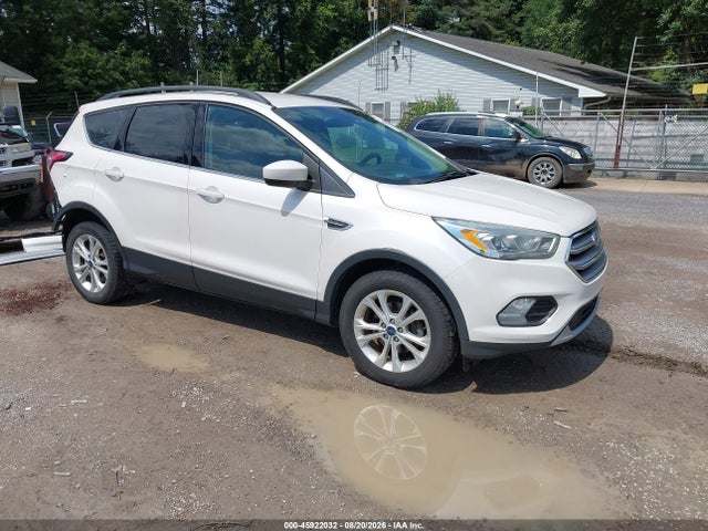 Продаж на аукціоні авто 2017 Ford Escape Se, vin: 1FMCU0GD8HUB65675, номер лоту: 45922032