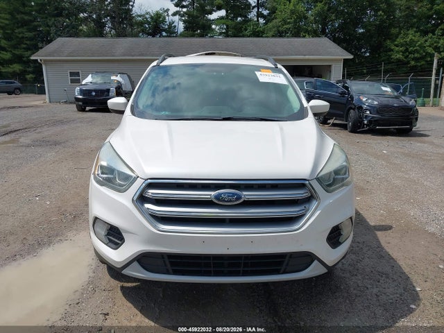 Продаж на аукціоні авто 2017 Ford Escape Se, vin: 1FMCU0GD8HUB65675, номер лоту: 45922032