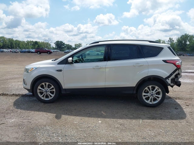 Продаж на аукціоні авто 2017 Ford Escape Se, vin: 1FMCU0GD8HUB65675, номер лоту: 45922032