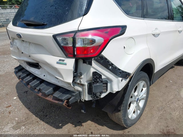 Продаж на аукціоні авто 2017 Ford Escape Se, vin: 1FMCU0GD8HUB65675, номер лоту: 45922032