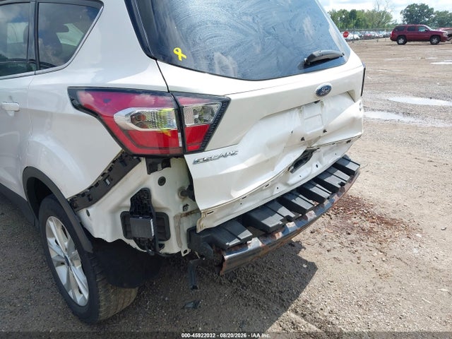 Продаж на аукціоні авто 2017 Ford Escape Se, vin: 1FMCU0GD8HUB65675, номер лоту: 45922032