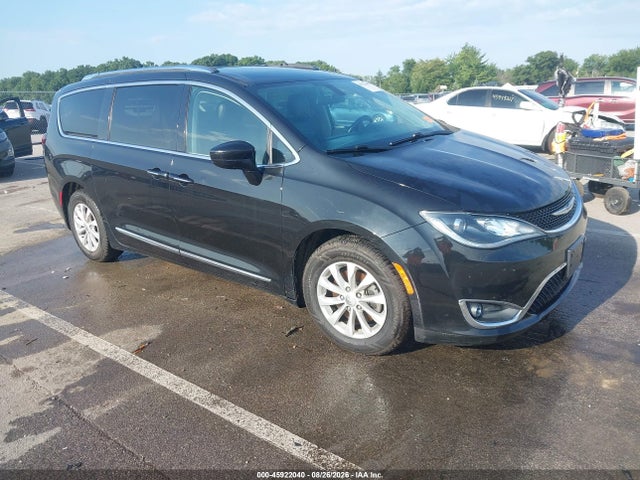 Продаж на аукціоні авто 2018 Chrysler Pacifica Touring L, vin: 2C4RC1BG9JR322948, номер лоту: 45922040