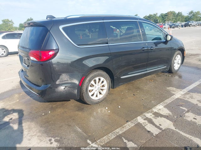 Продаж на аукціоні авто 2018 Chrysler Pacifica Touring L, vin: 2C4RC1BG9JR322948, номер лоту: 45922040