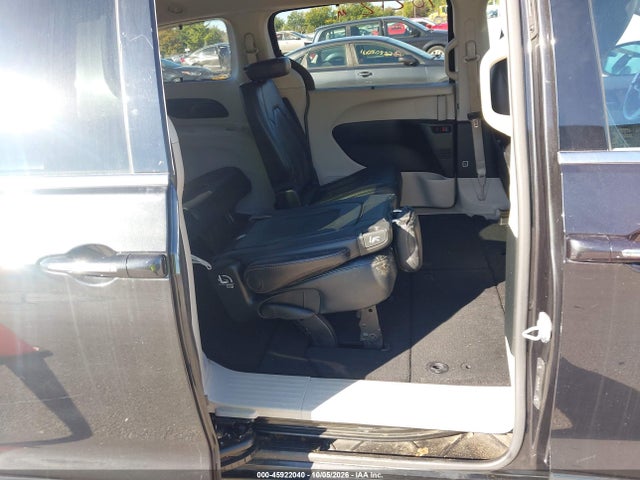 Продаж на аукціоні авто 2018 Chrysler Pacifica Touring L, vin: 2C4RC1BG9JR322948, номер лоту: 45922040