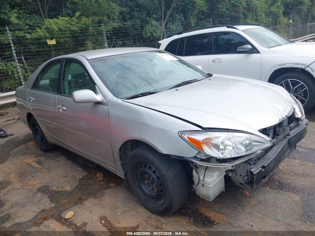 2004 Toyota Camry Le მანქანა იყიდება აუქციონზე, vin: 4T1BE32K54U834009, აუქციონის ნომერი: 45922065