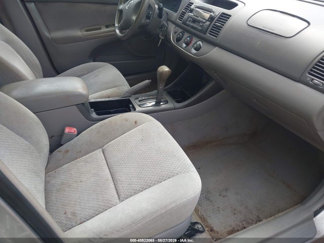 2004 Toyota Camry Le მანქანა იყიდება აუქციონზე, vin: 4T1BE32K54U834009, აუქციონის ნომერი: 45922065