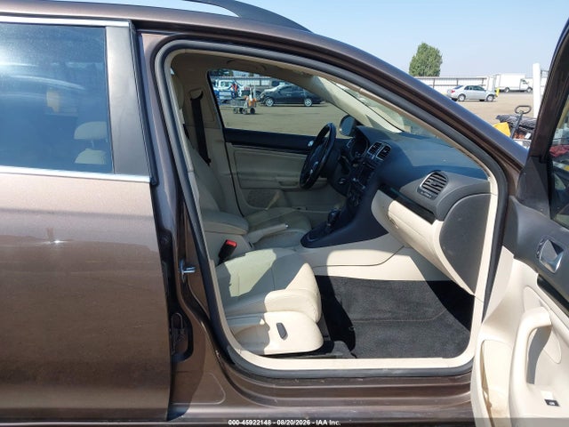 2013 Volkswagen Jetta Sportwagen 2.0l Tdi მანქანა იყიდება აუქციონზე, vin: 3VWPL7AJ6DM620132, აუქციონის ნომერი: 45922148