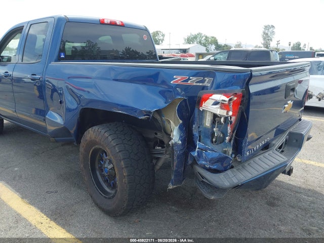 1GCVKREC6HZ371940 Chevrolet Silverado 1500 2lt