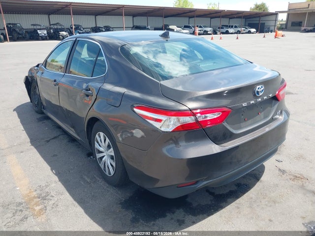 4T1B31HK5JU001503 Toyota Camry Hybrid Le