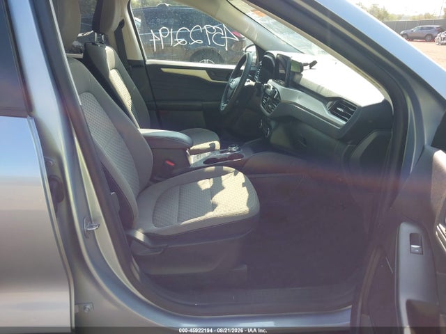 Продаж на аукціоні авто 2022 Ford Escape Se, vin: 1FMCU9G62NUB70372, номер лоту: 45922194