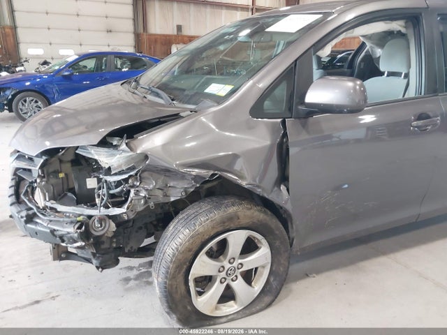 2020 Toyota Sienna Le მანქანა იყიდება აუქციონზე, vin: 5TDKZ3DC2LS046063, აუქციონის ნომერი: 45922246