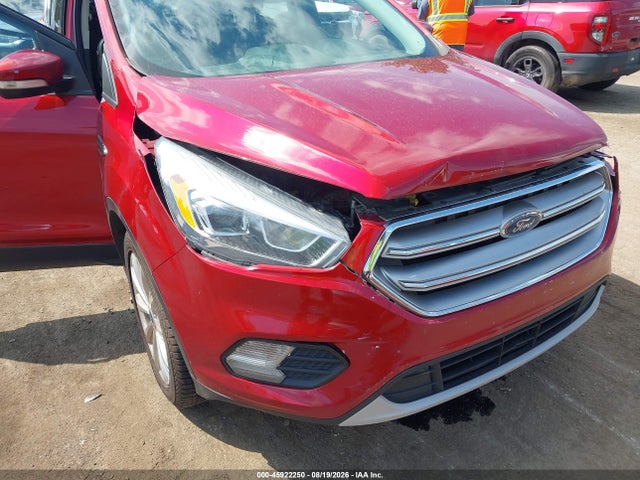 Продажа на аукционе авто 2017 Ford Escape Titanium, vin: 1FMCU0J95HUF04946, номер лота: 45922250