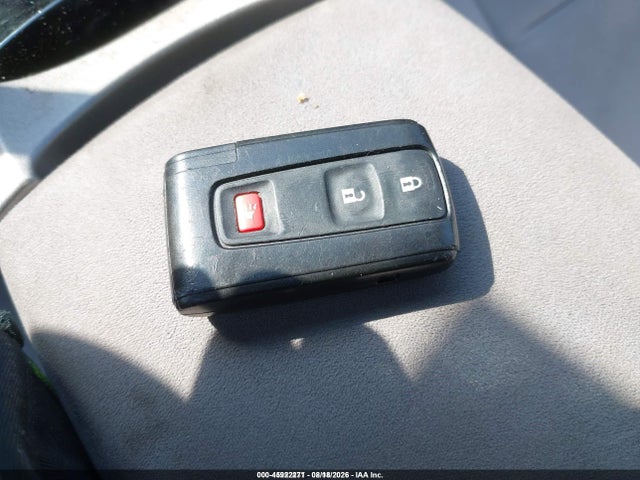 Продаж на аукціоні авто 2004 Toyota Prius, vin: JTDKB20U740023606, номер лоту: 45922271