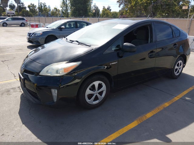 Toyota Prius Two 2015 JTDKN3DU9F0455320 Image 2