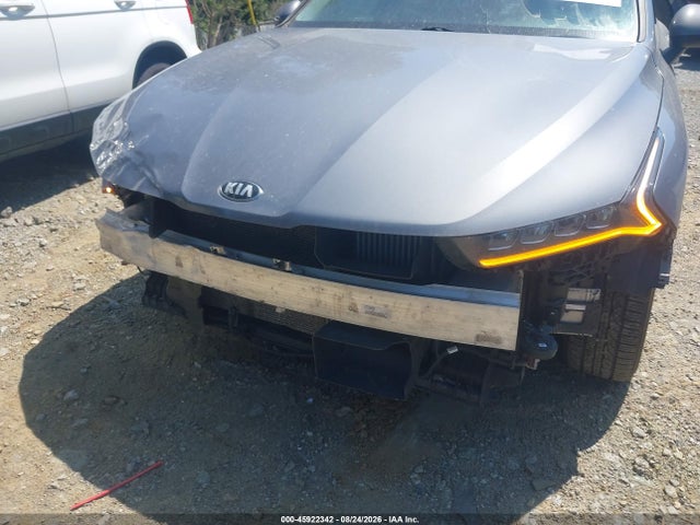2021 Kia K5 Lx მანქანა იყიდება აუქციონზე, vin: 5XXG24J25MG001942, აუქციონის ნომერი: 45922342