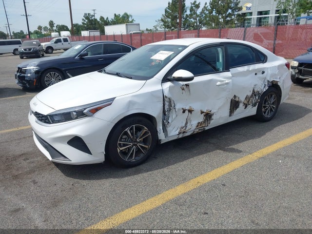 KIA Forte Lxs 2023 3KPF24AD8PE526844 Image 2