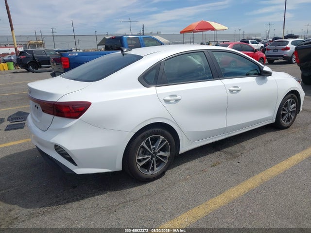 KIA Forte Lxs 2023 3KPF24AD8PE526844 Image 4