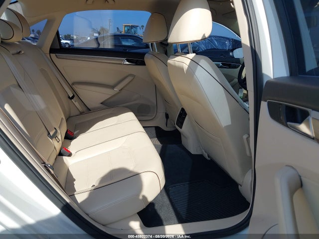 45922374 :رقم المزاد ، 1VWBT7A30HC054035 vin ، 2017 Volkswagen Passat 1.8t Se مزاد بيع
