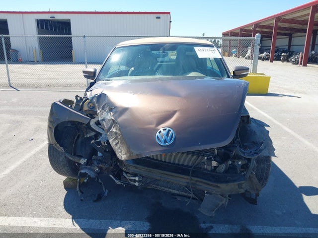 Продажа на аукционе авто 2015 Volkswagen Beetle 1.8t, vin: 3VW517AT1FM807649, номер лота: 45922386